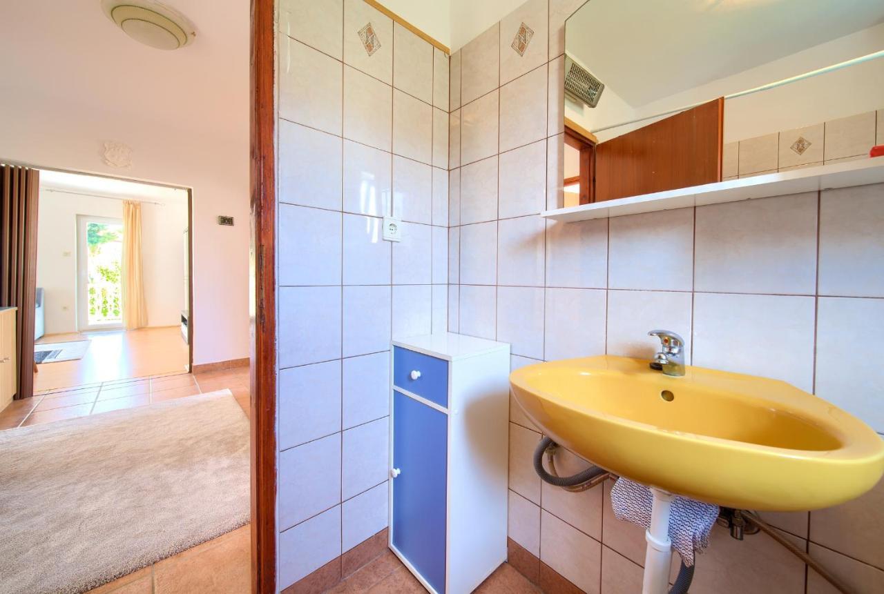 Apartment Drazana Krk Island Exterior photo